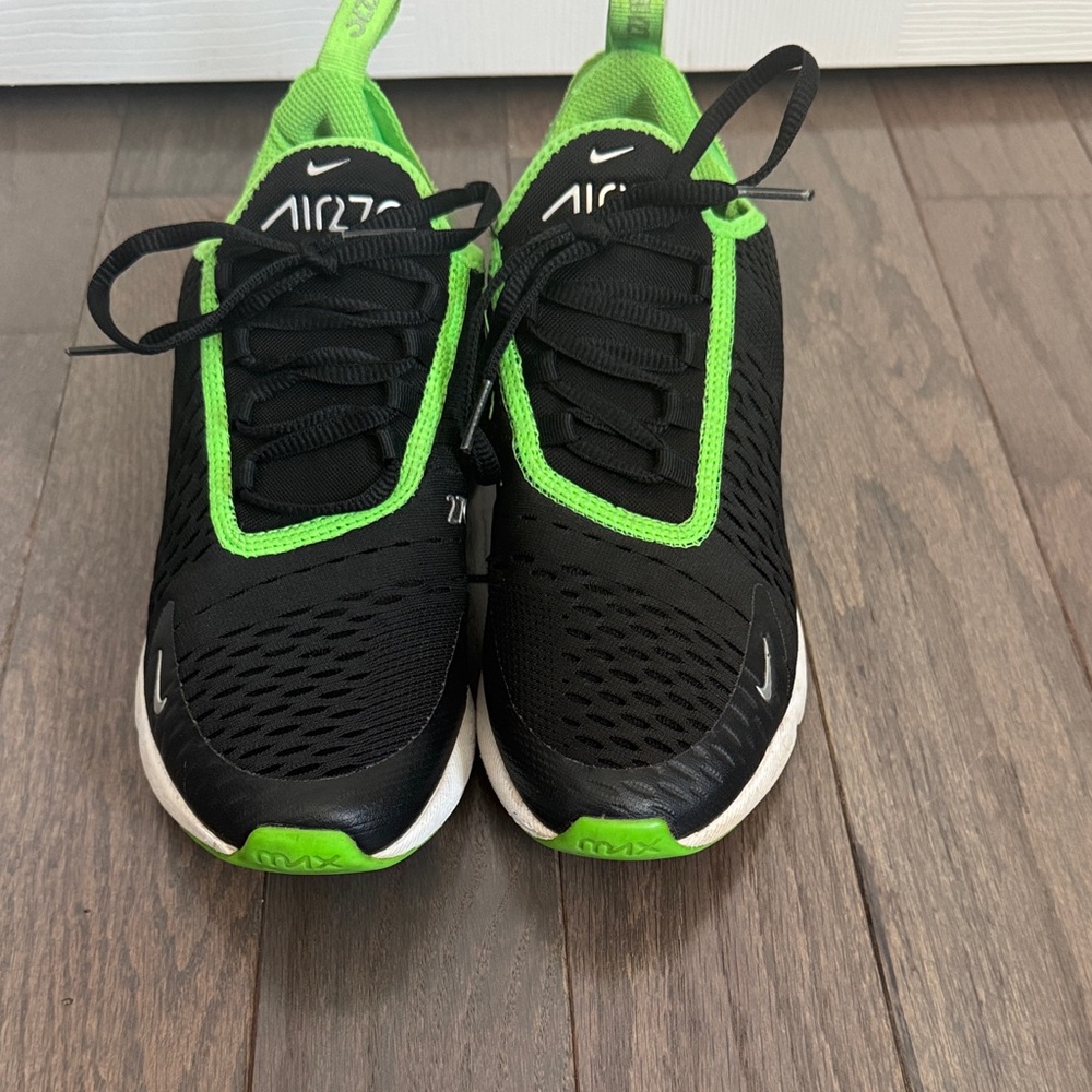 Nike 270 - Picture 2 of 14